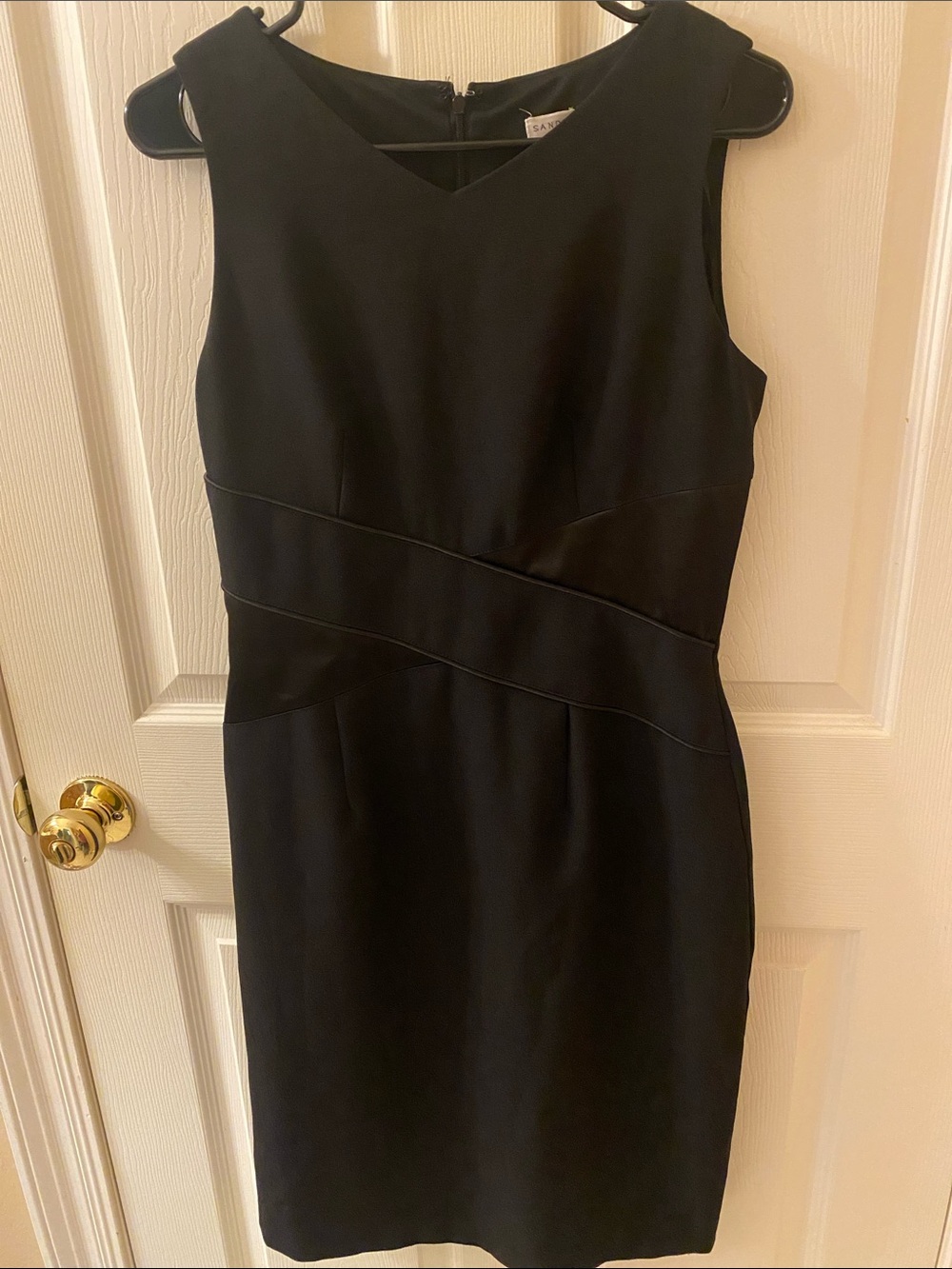 Sandra Darren Size 8 Black Sleeveless Sheath Dress, Little Black Dress